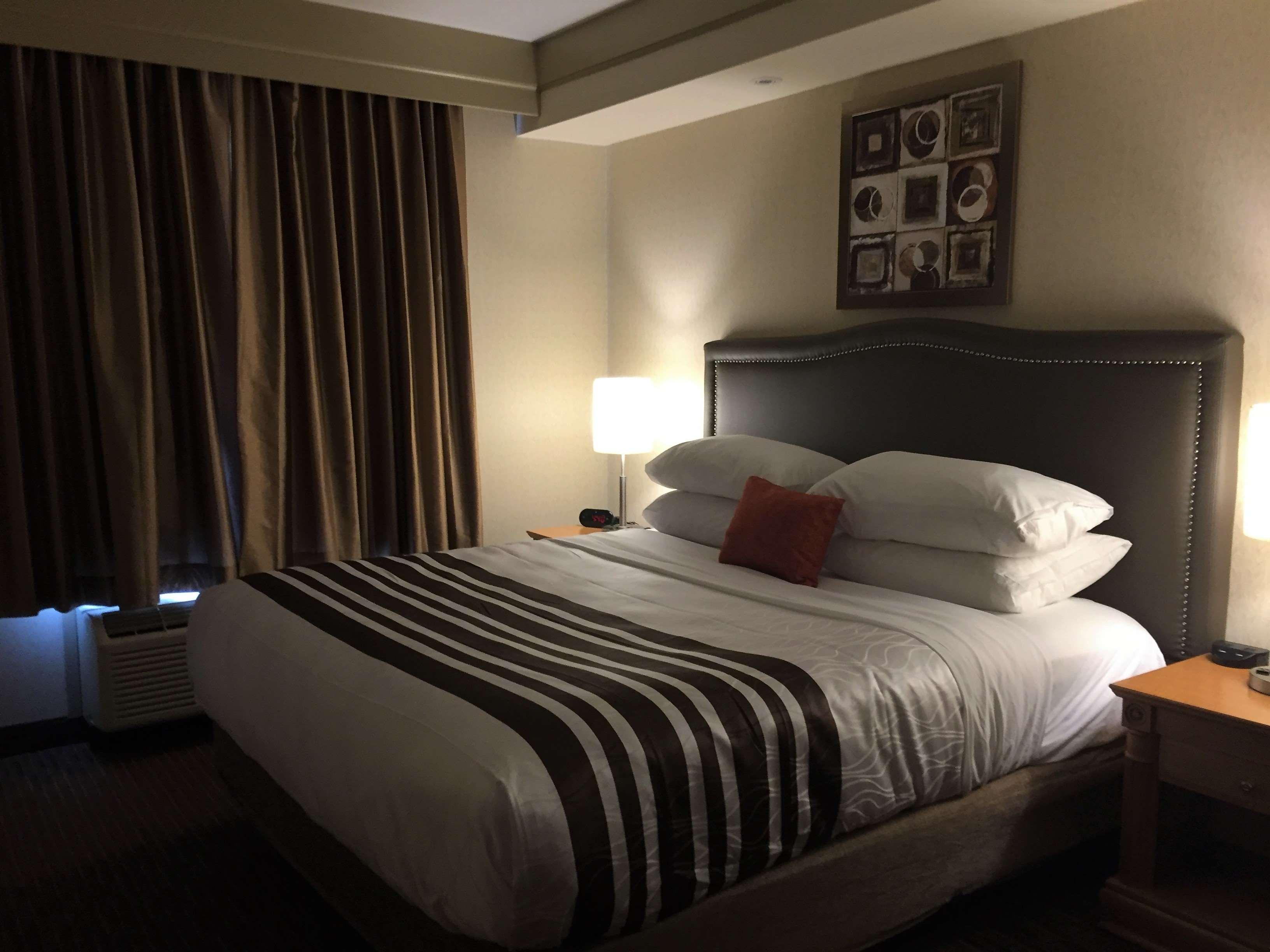 Best Western Plus Waterloo Bagian luar foto