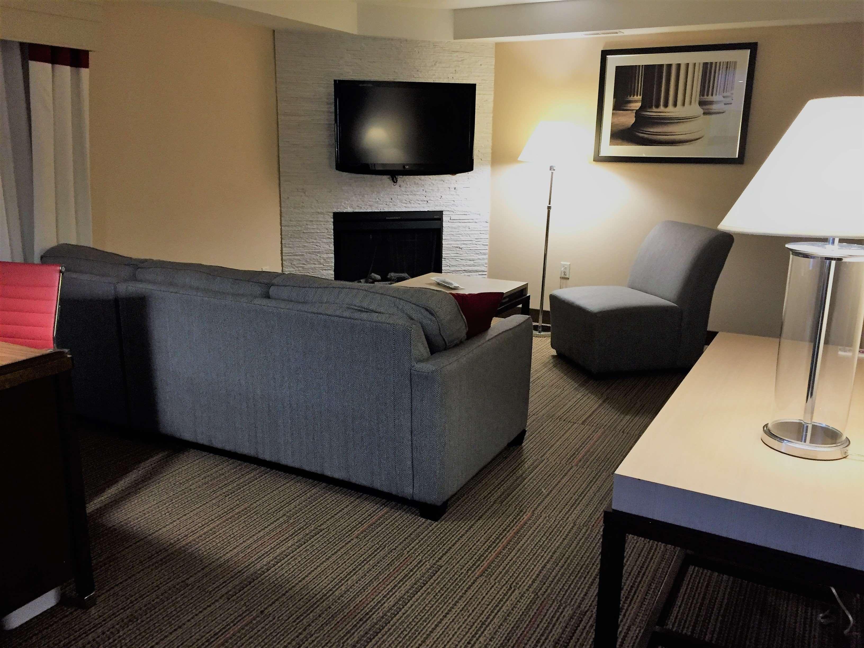 Best Western Plus Waterloo Bagian luar foto