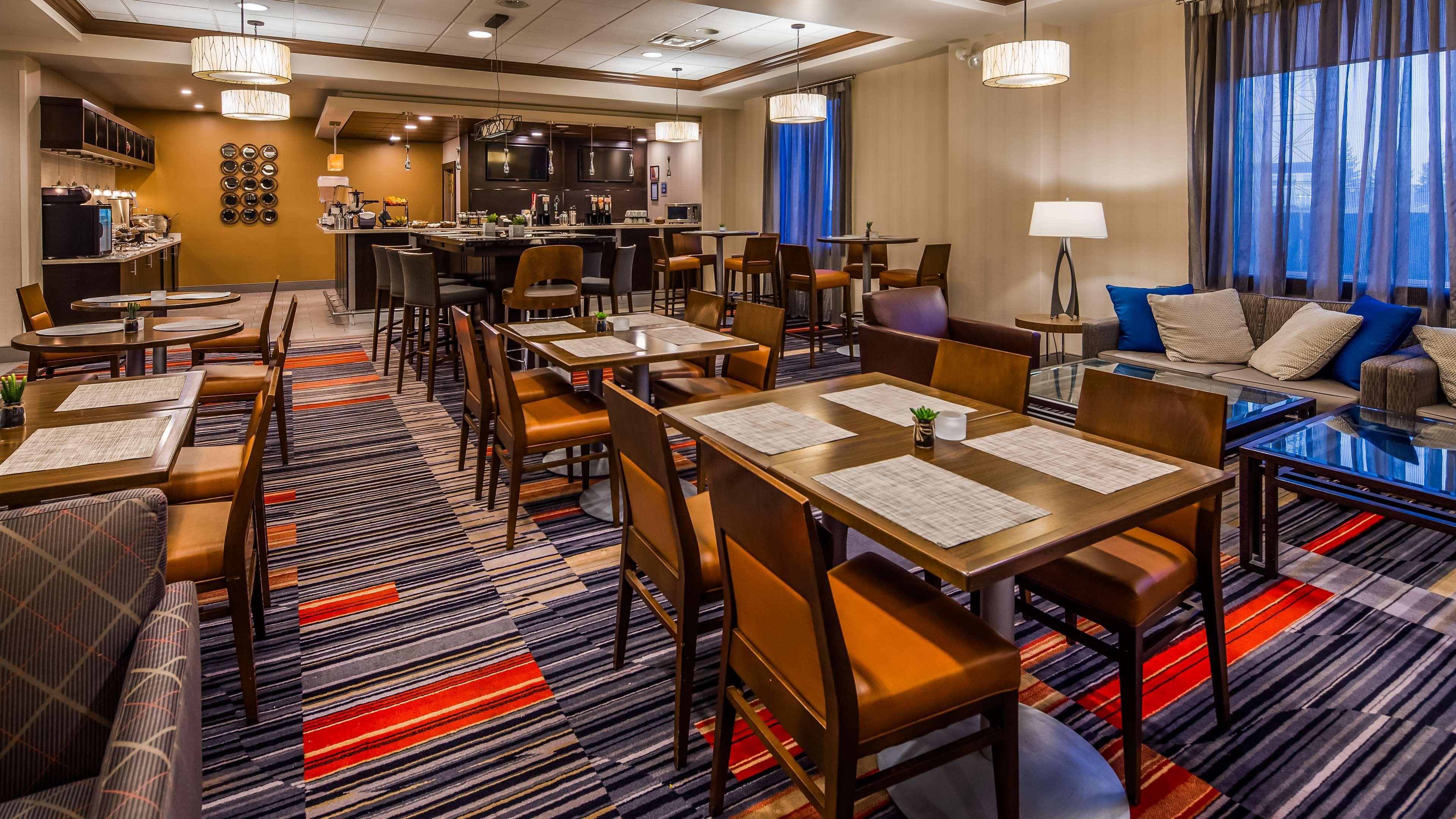 Best Western Plus Waterloo Bagian luar foto