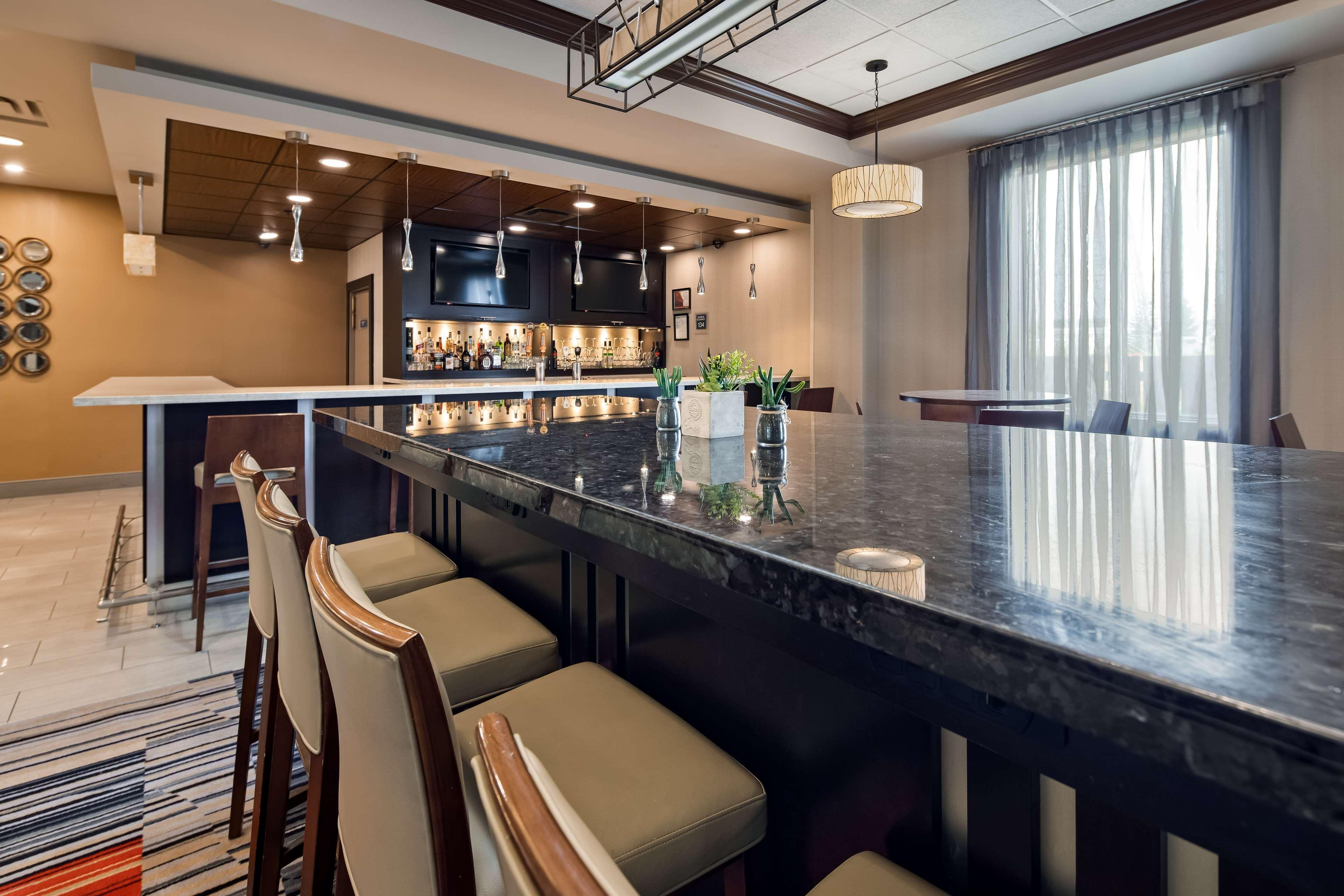 Best Western Plus Waterloo Bagian luar foto