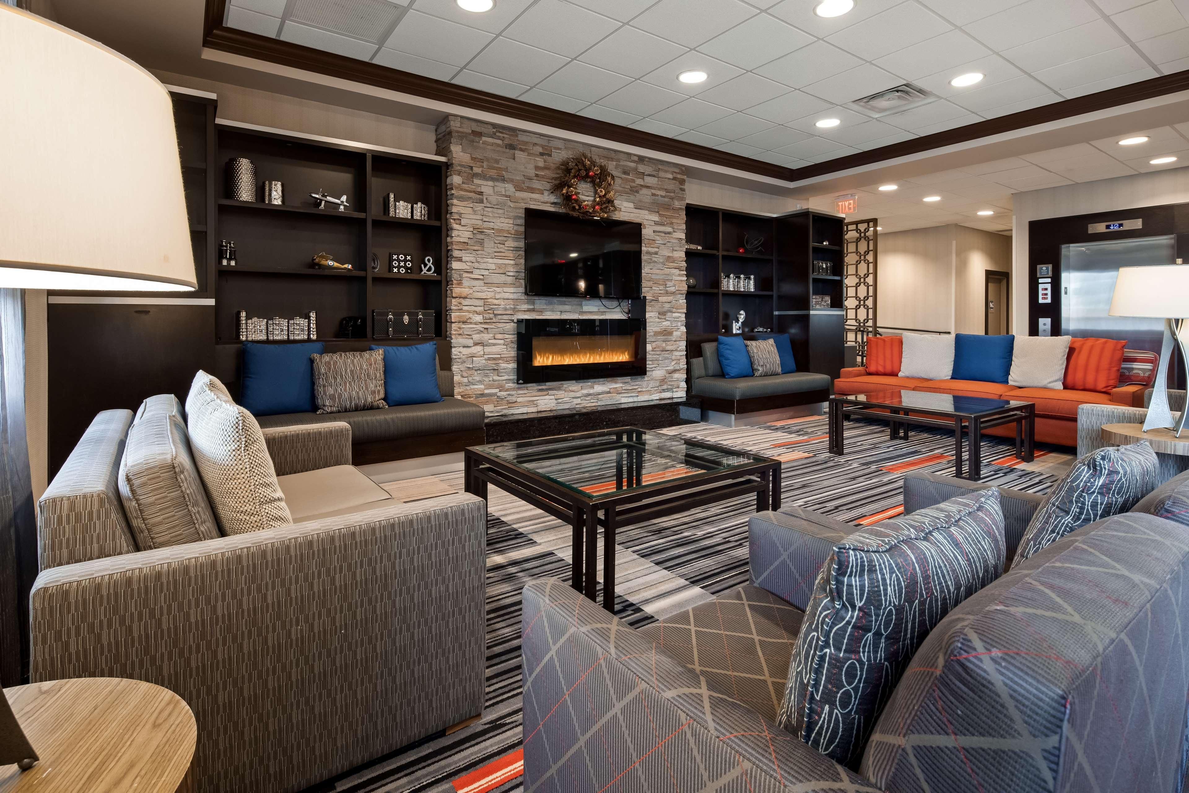 Best Western Plus Waterloo Bagian luar foto