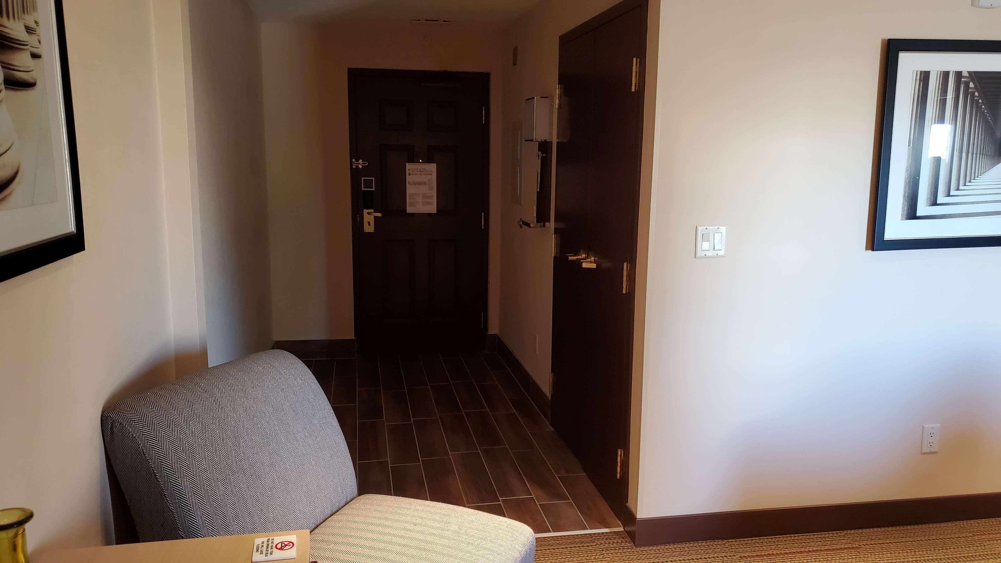 Best Western Plus Waterloo Bagian luar foto