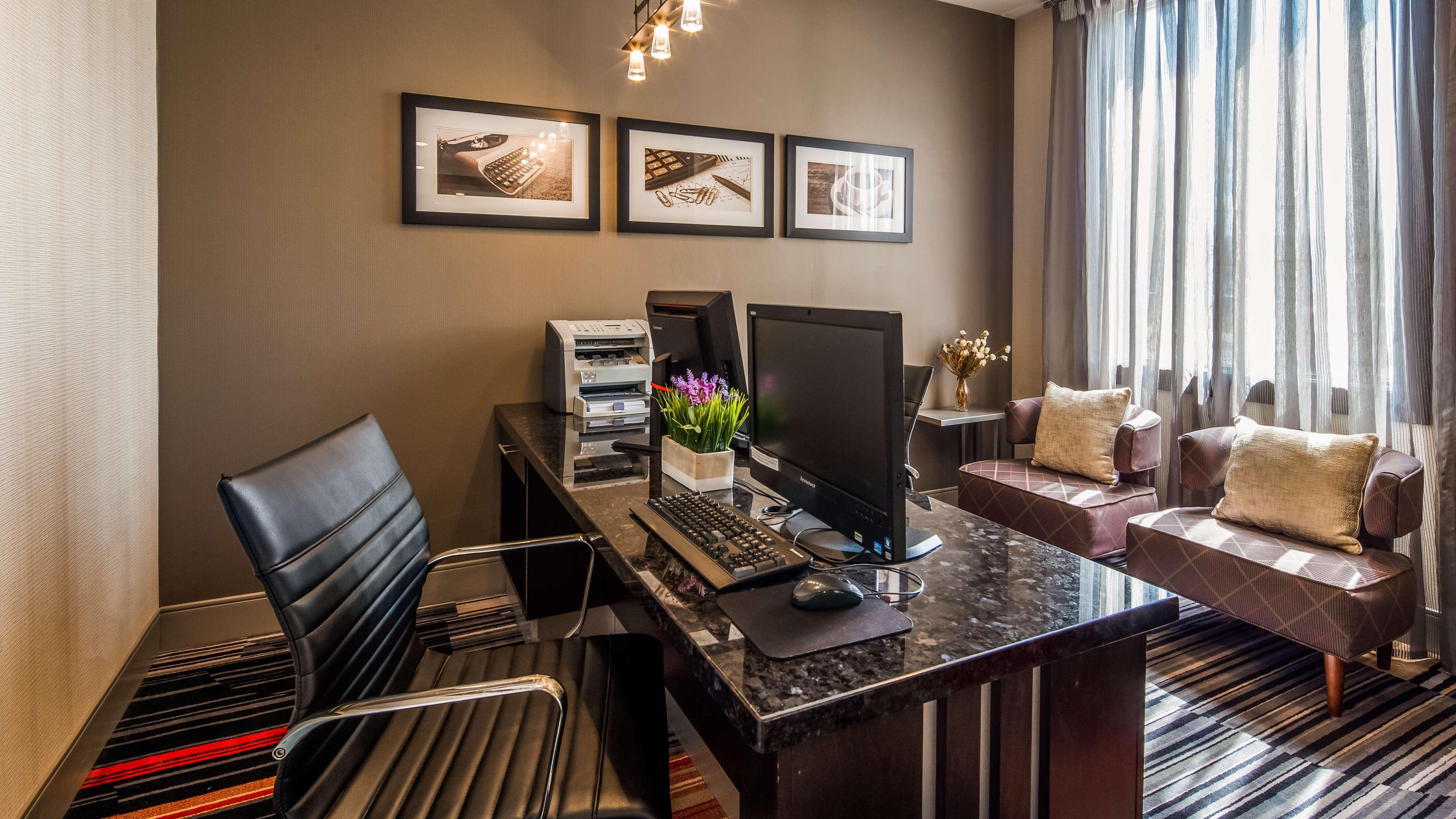 Best Western Plus Waterloo Bagian luar foto